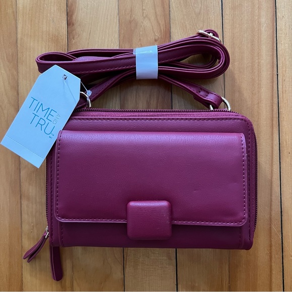 NWT TIMELESS CROSSBODY BAG - Picture 1 of 7